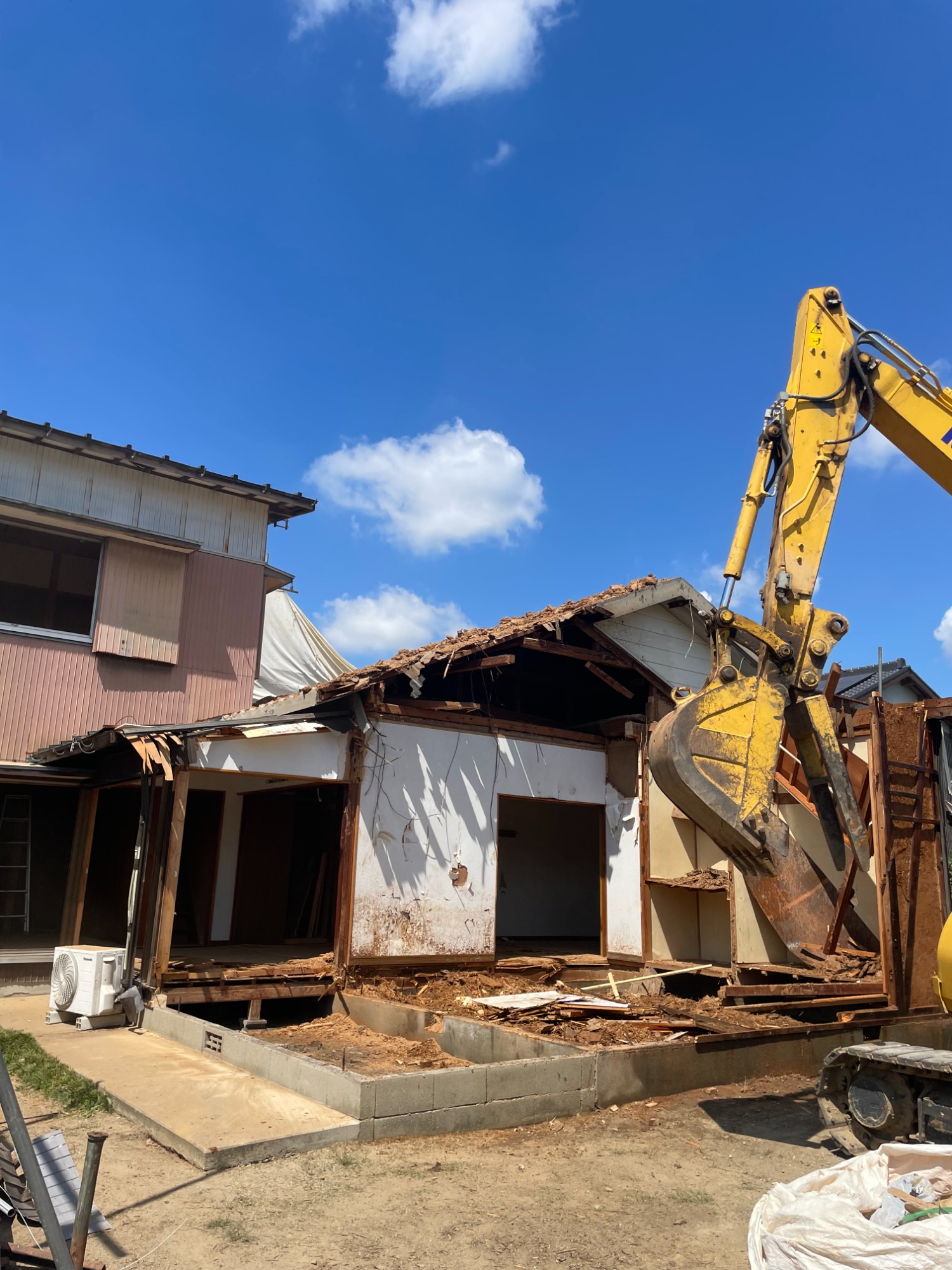 木造家屋の解体工事着工