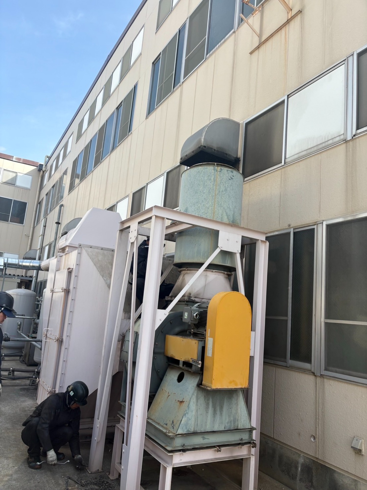 集塵機とダクトの撤去を承りました
