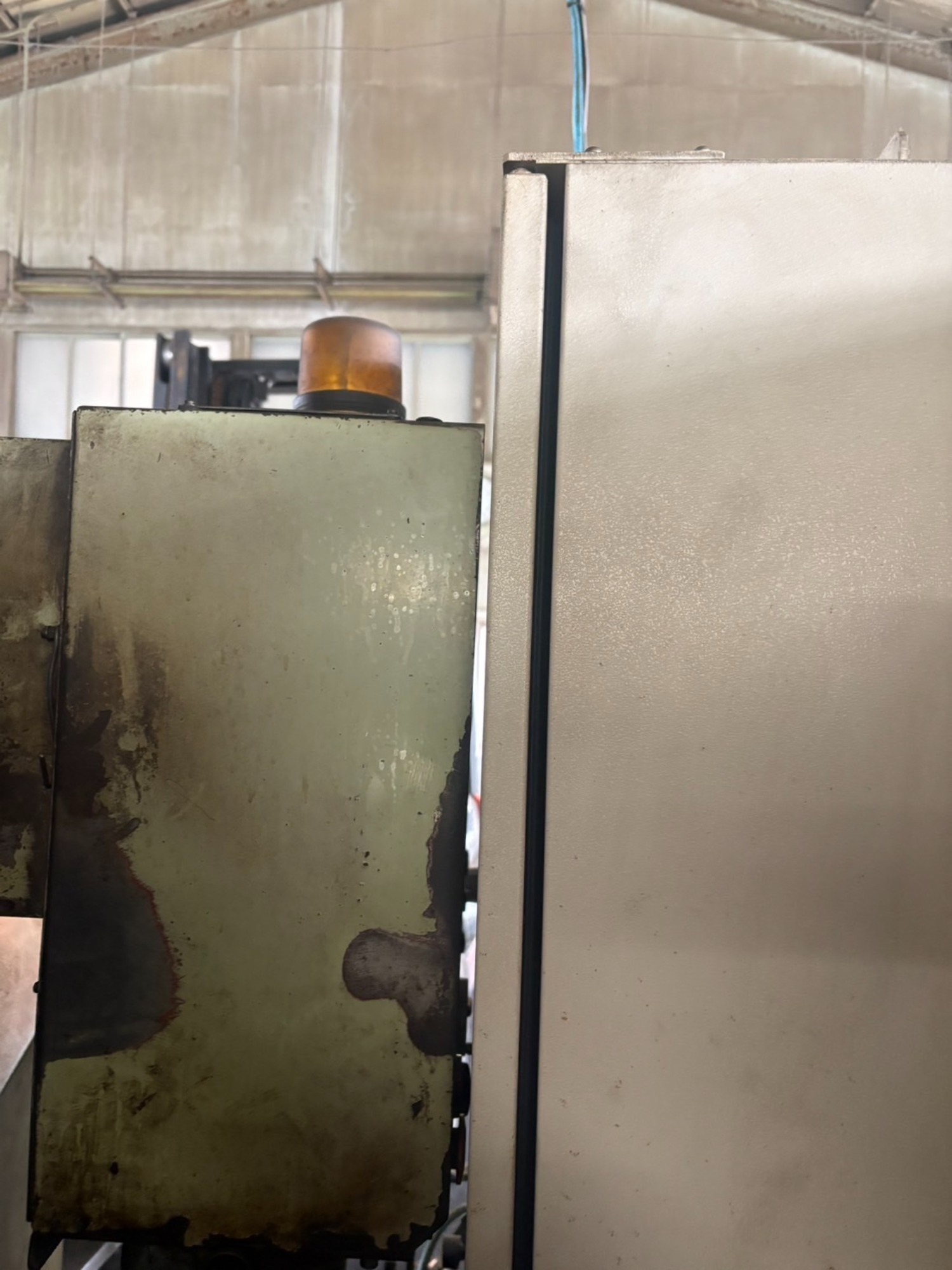 大型NC旋盤の工場内移設を承りました