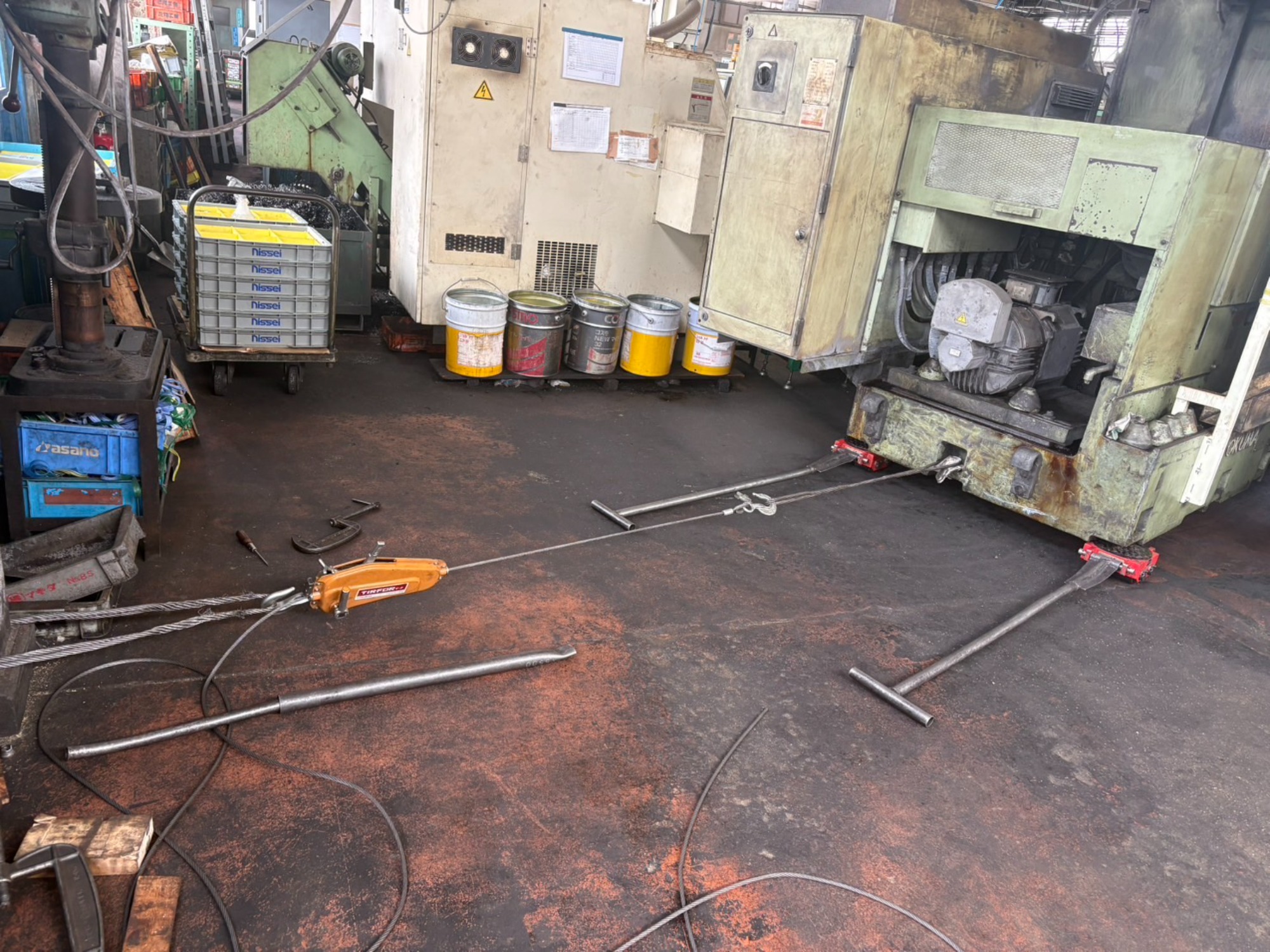 大型NC旋盤の工場内移設を承りました