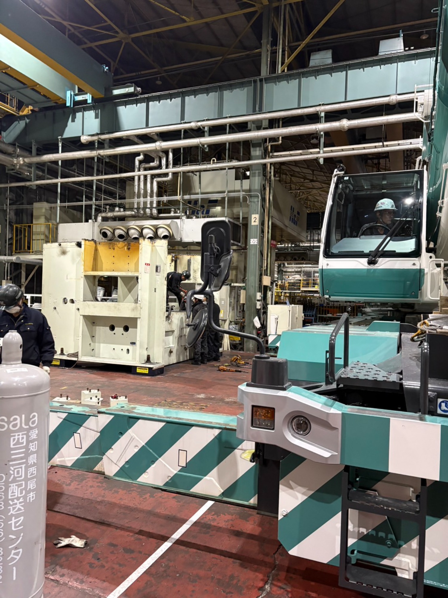 500tプレス機を撤去させていただきました