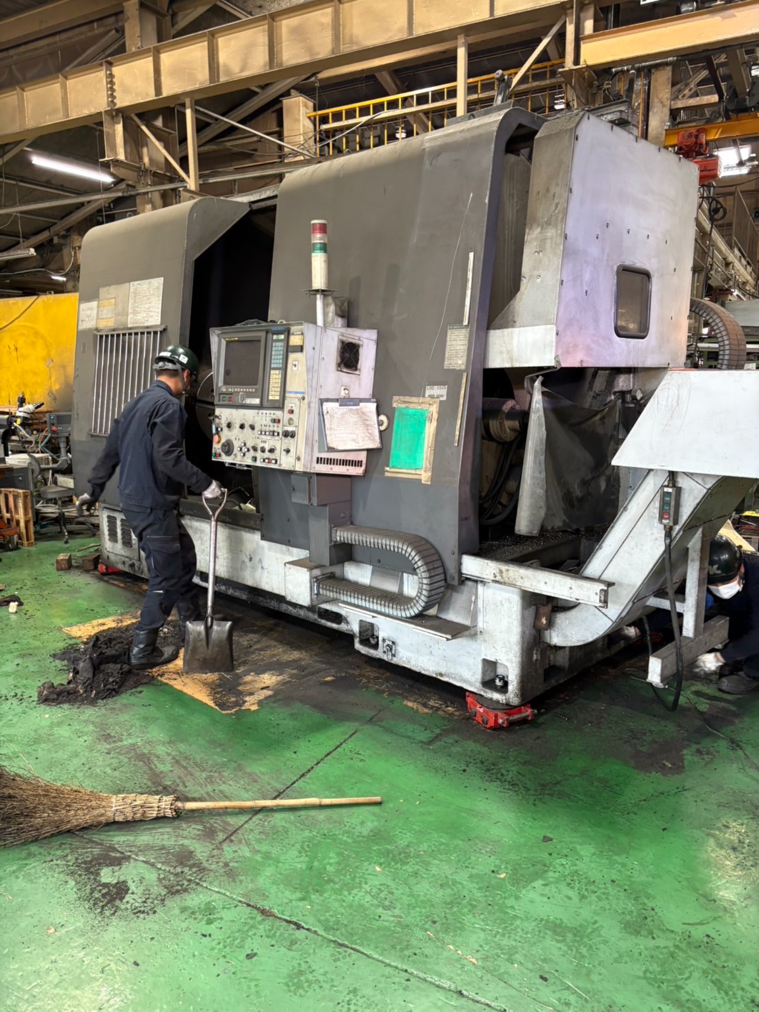 NC旋盤を撤去させていただきました