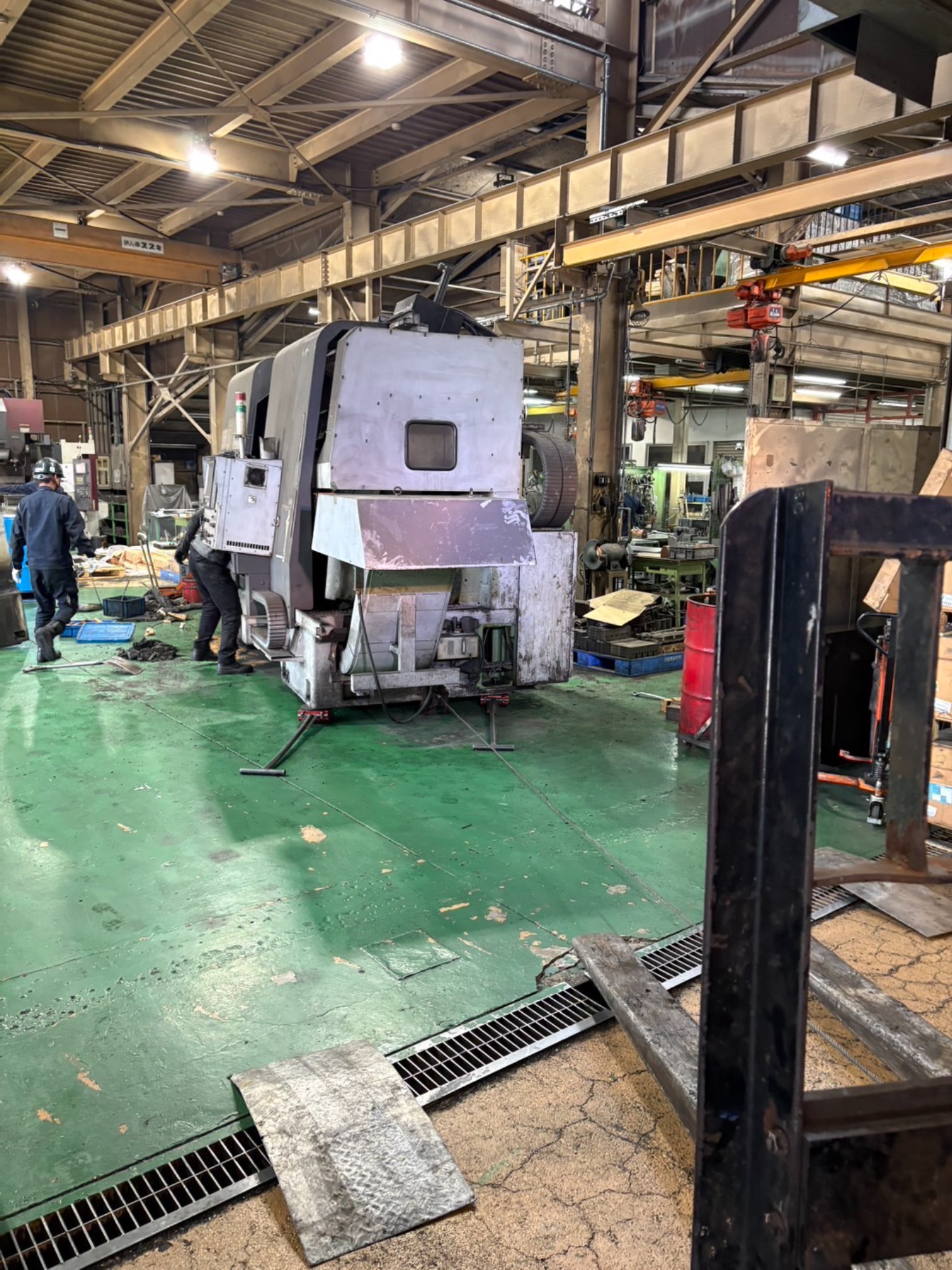 NC旋盤を撤去させていただきました