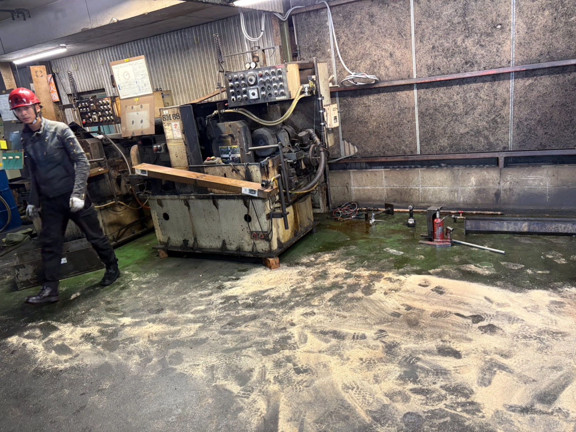 研磨機を撤去させていただきました