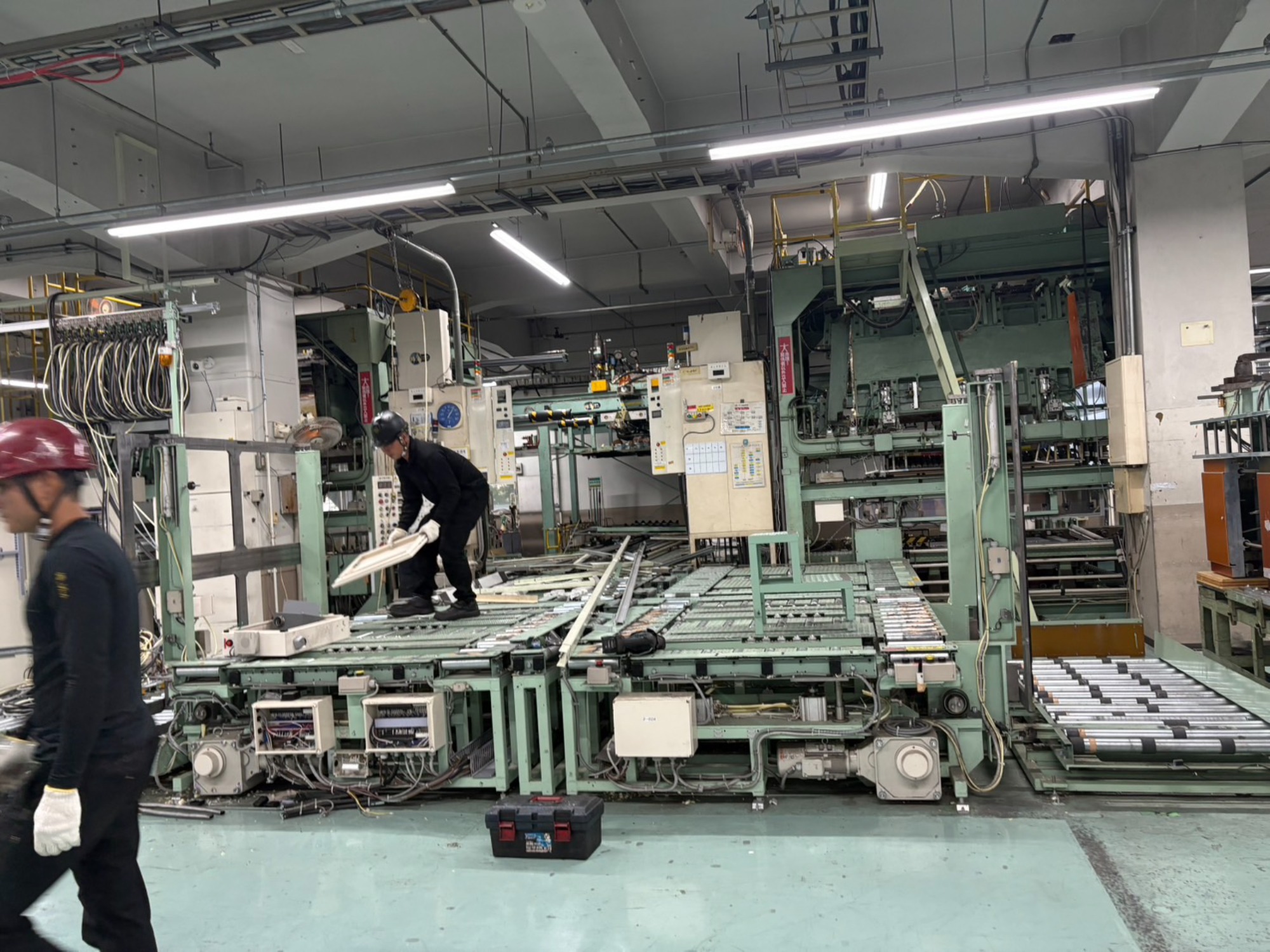 専用機設備一式の解体撤去を承りました
