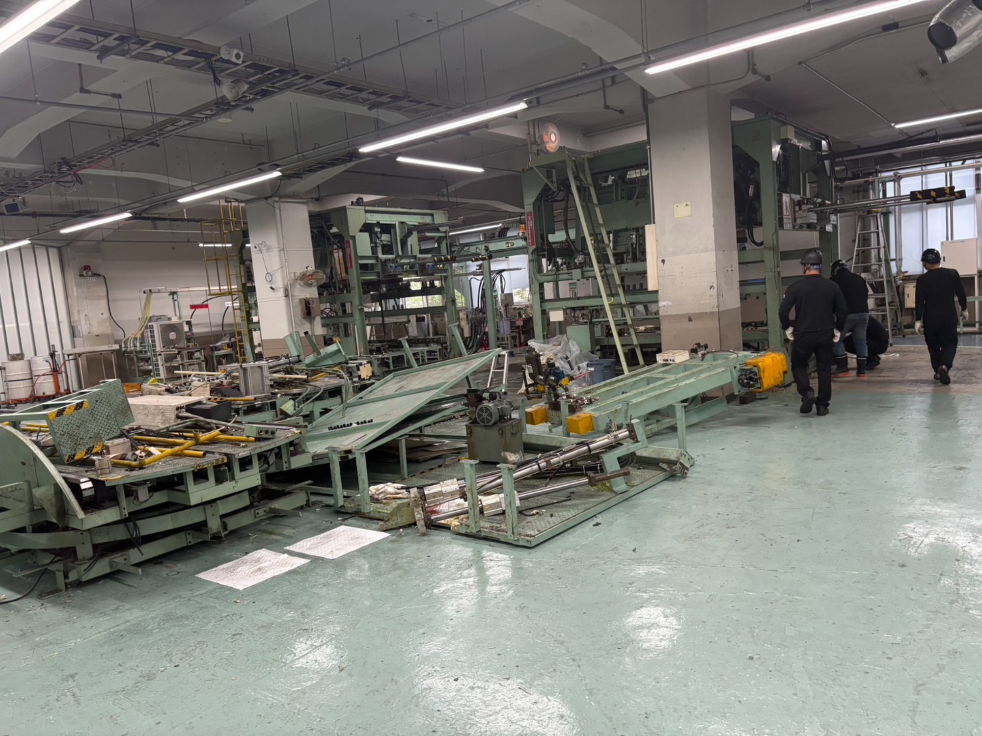 専用機設備一式の解体撤去を承りました